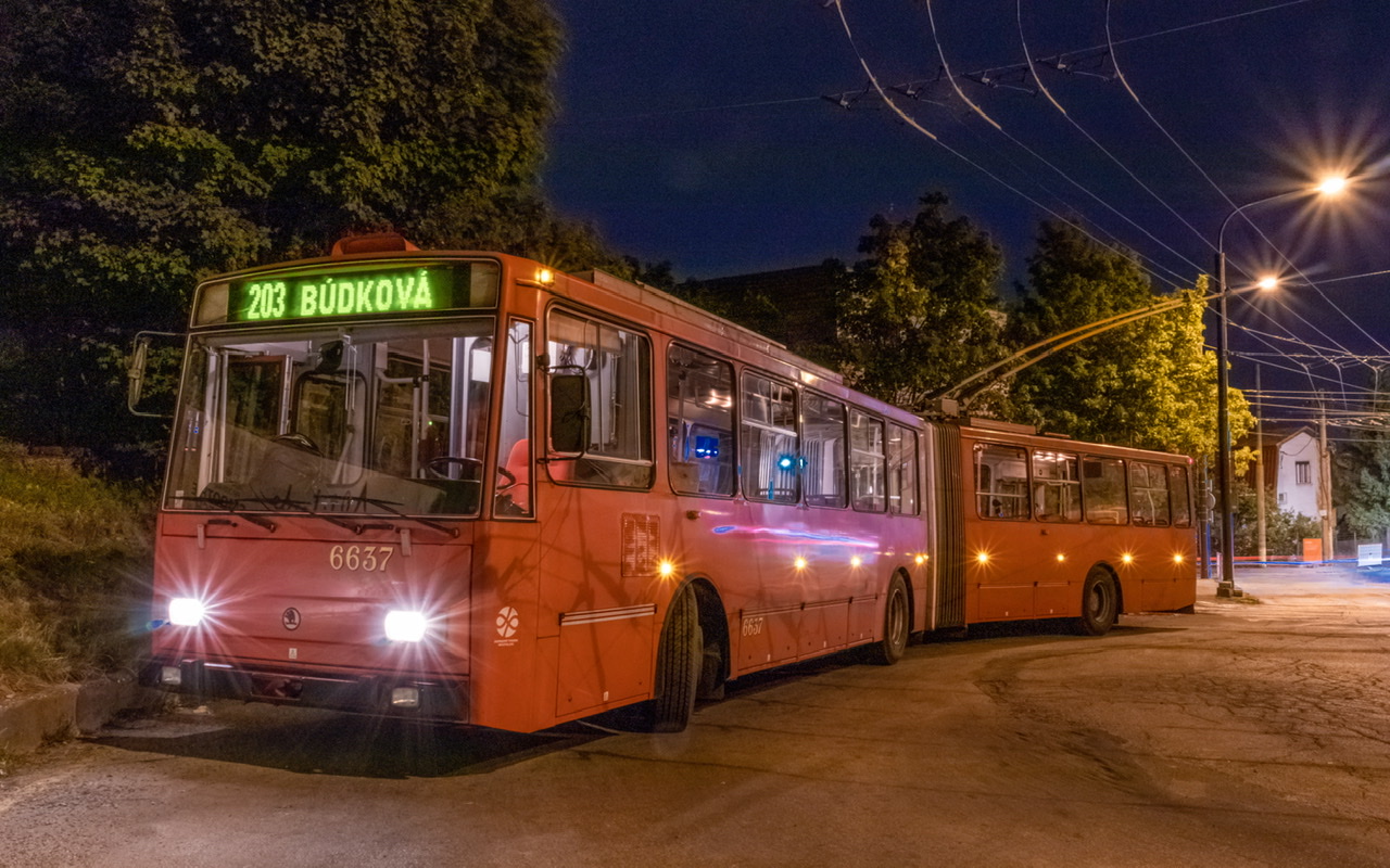 Братислава, Škoda 15Tr13/6M № 6637