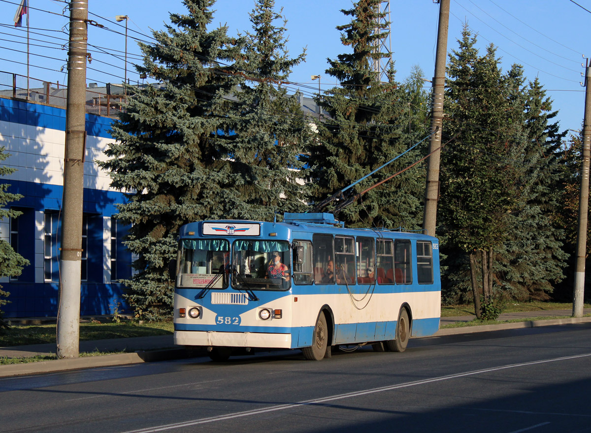 Kirov, ZiU-682G-012 [G0A] č. 582