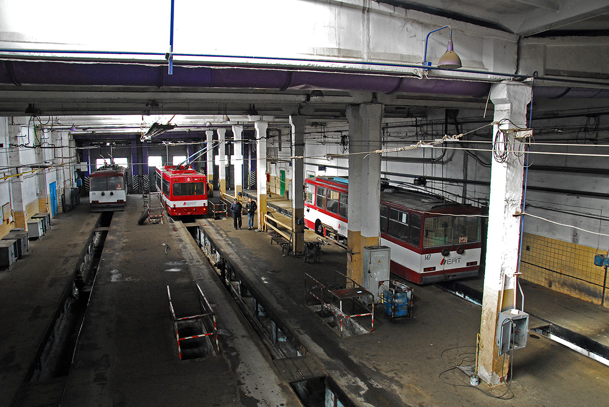 Ивано-Франковск, Škoda 14Tr07 № 175; Ивано-Франковск, Gräf & Stift J13 NGT204 M16 № 190; Ивано-Франковск, Škoda 14Tr02/6 № 147 Ивано-Франковск, Škoda 14Tr07 № 175; Ивано-Франковск, Gräf & Stift J13 NGT204 M16 № 190; Ивано-Франковск, Škoda 14Tr02/6 № 147