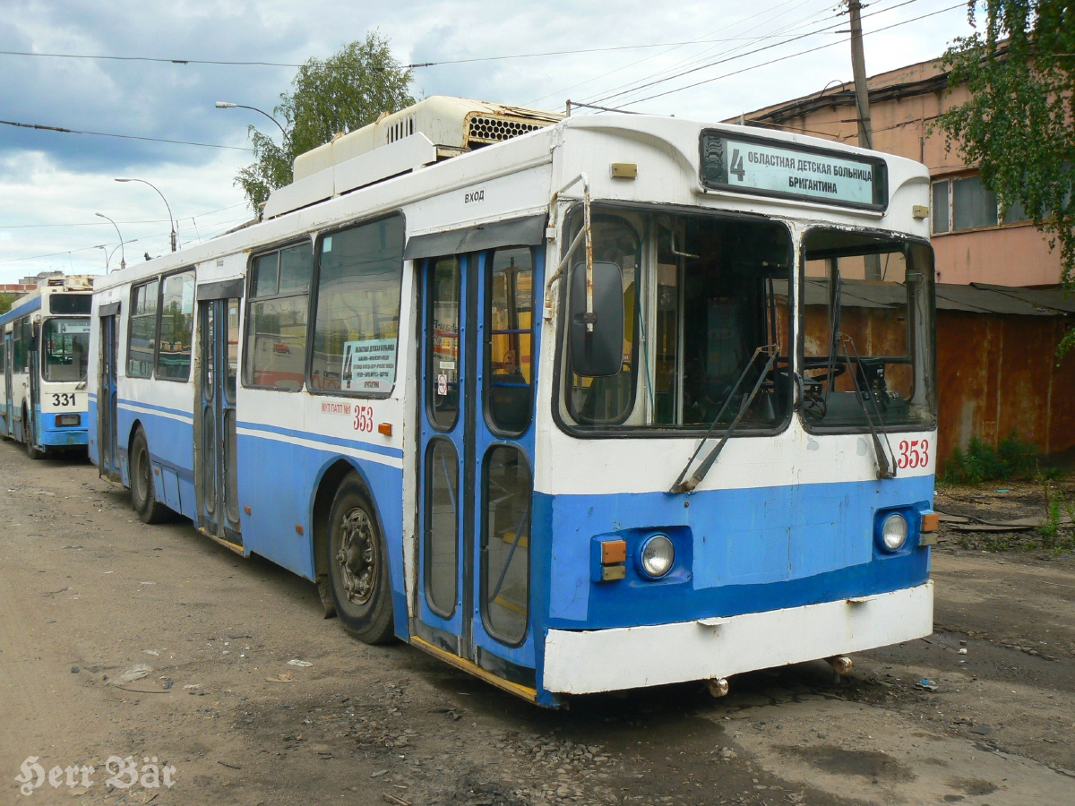 Вологда, ЗиУ-682ГМ1 (с широкой передней дверью) № 353