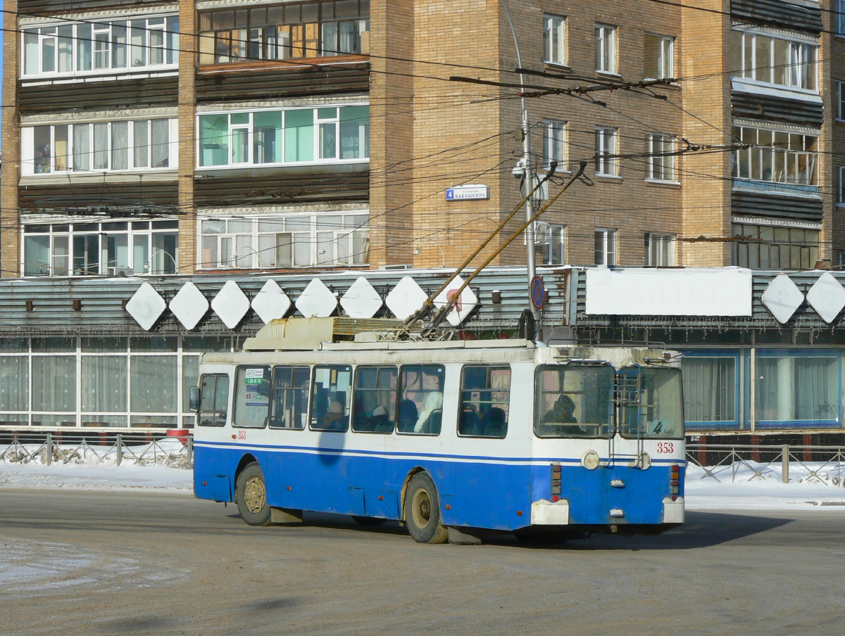 Вологда, ЗиУ-682ГМ1 (с широкой передней дверью) № 353