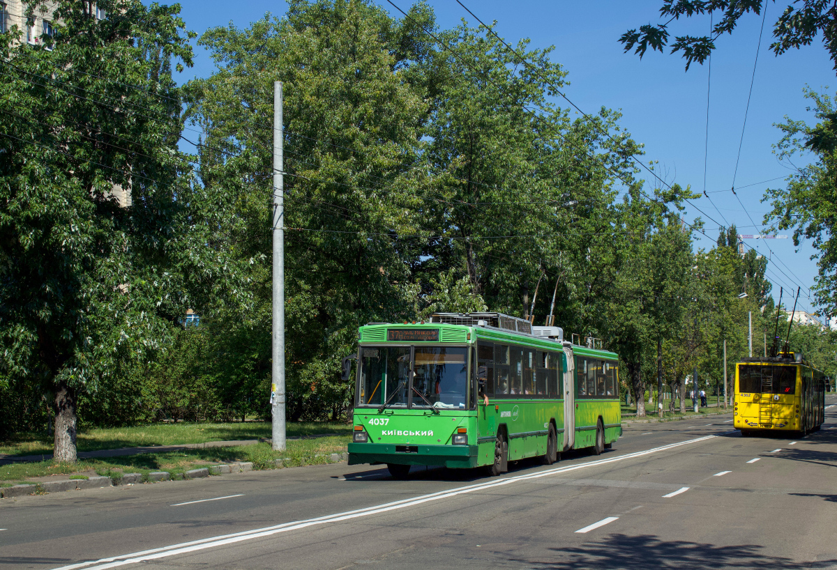 Киев, Киев-12.03 № 4037