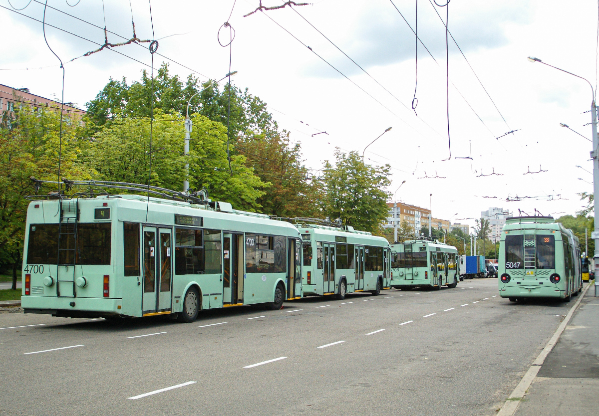 Minsk, BKM 321 č. 4700; Minsk, BKM 43300D č. 5047