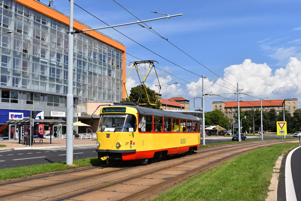 Мост ― Литвинов, Tatra T3M.3 № 257