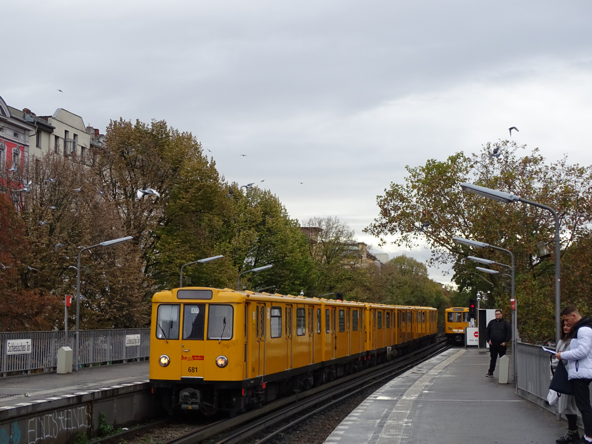 Берлин, BVG A3L71 № 681
