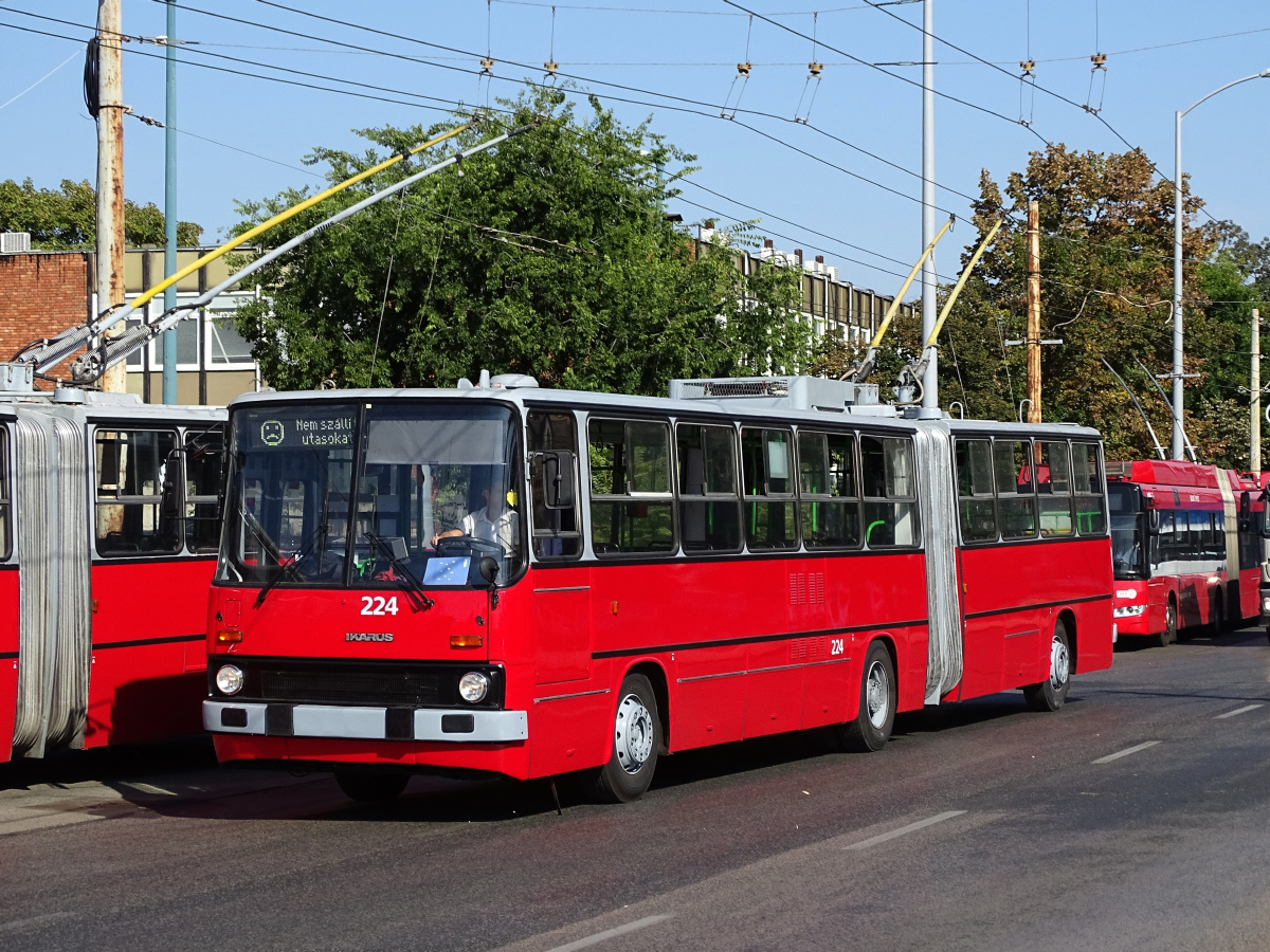 Budapeszt, Ikarus 280.94 Nr 224