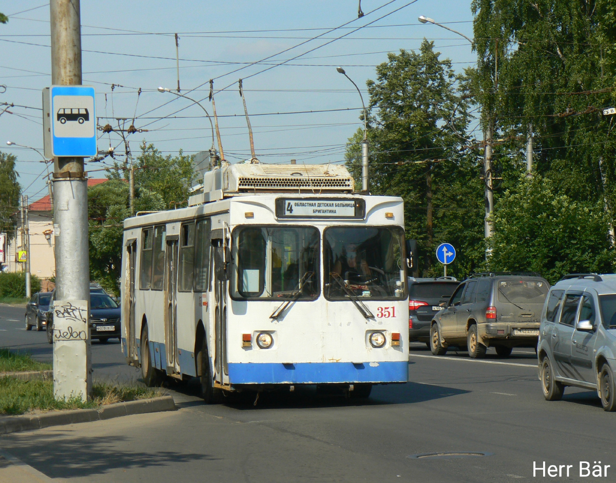 Вологда, ЗиУ-682ГМ1 (с широкой передней дверью) № 351