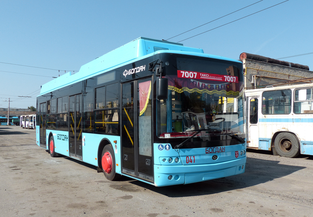 Hmelnyickij, Bogdan T70117 — 041