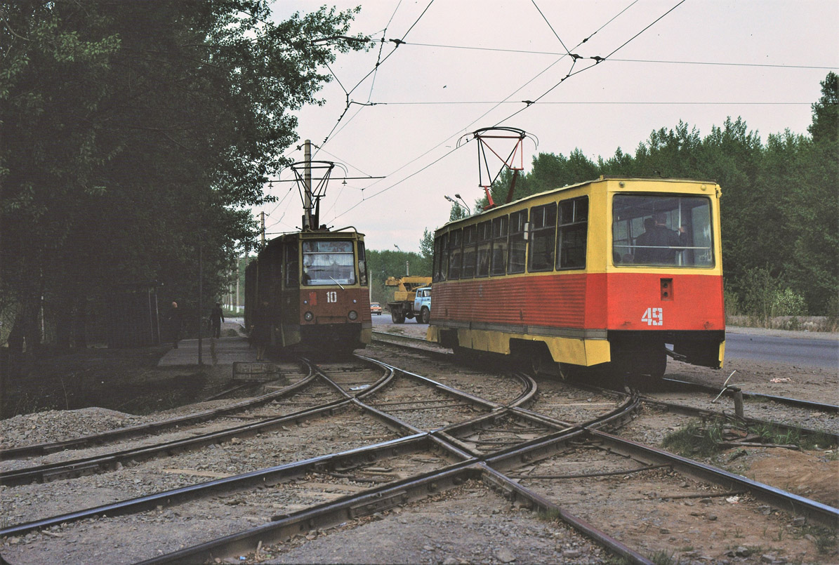 Ачинск, 71-605А № 10; Ачинск, 71-605 (КТМ-5М3) № 49