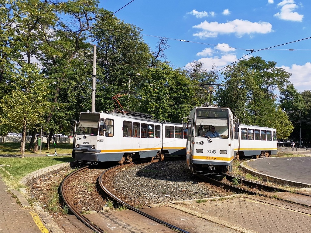 Бухарест - Илфов, URAC V3A-93-M2000 № 226; Бухарест - Илфов, URAC V3A-93 № 305