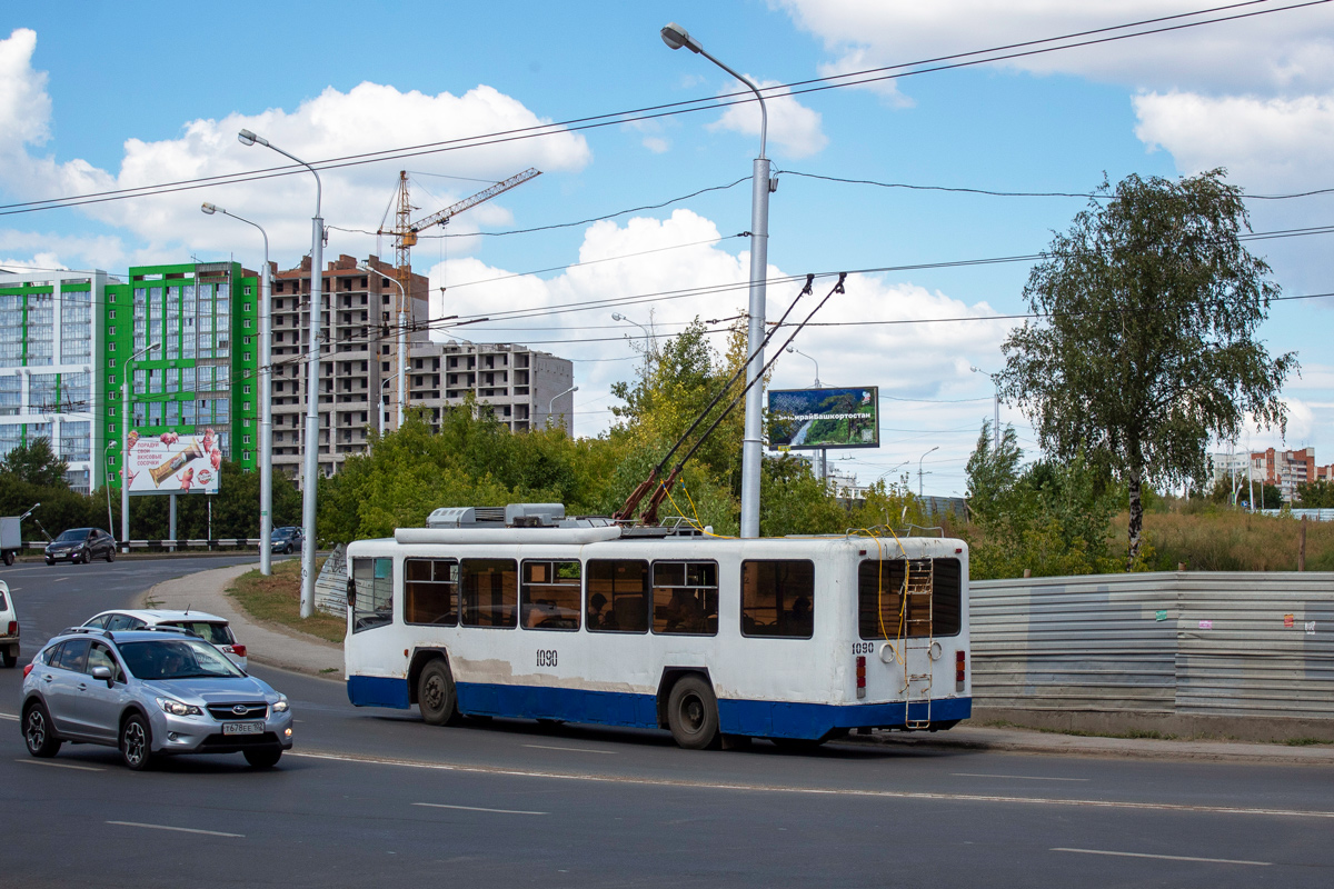 Уфа, БТЗ-52761Р № 1090