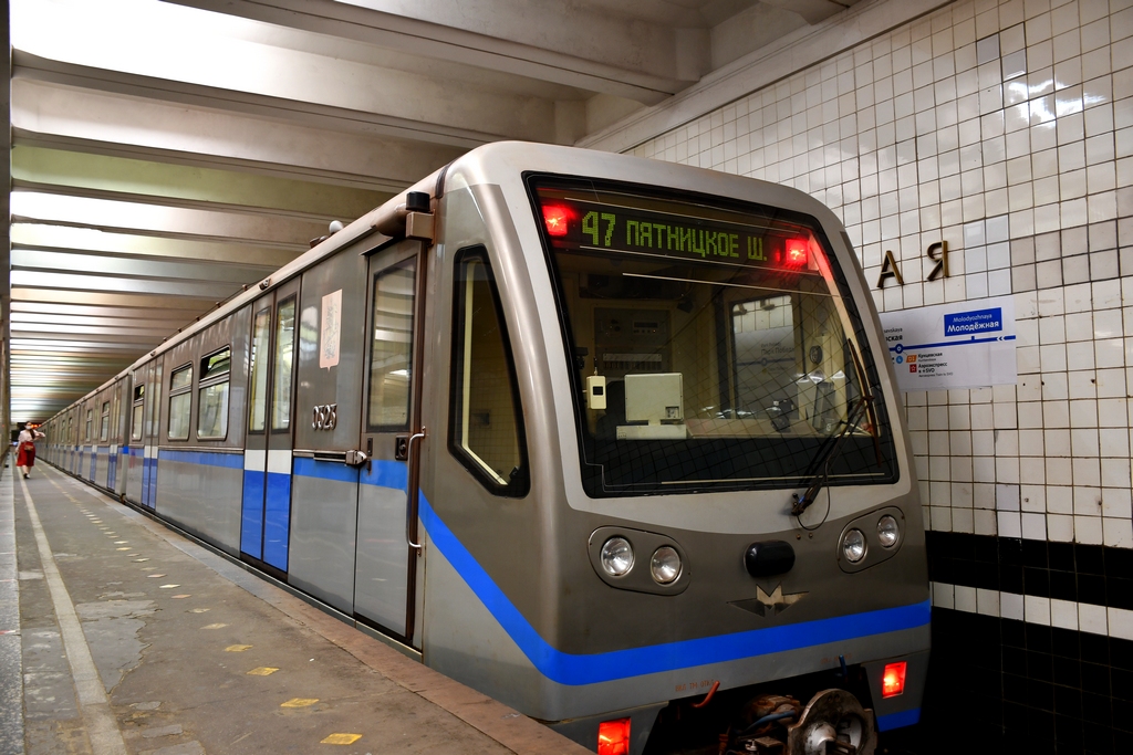 Москва, 81-740.4 «Русич» № 0323