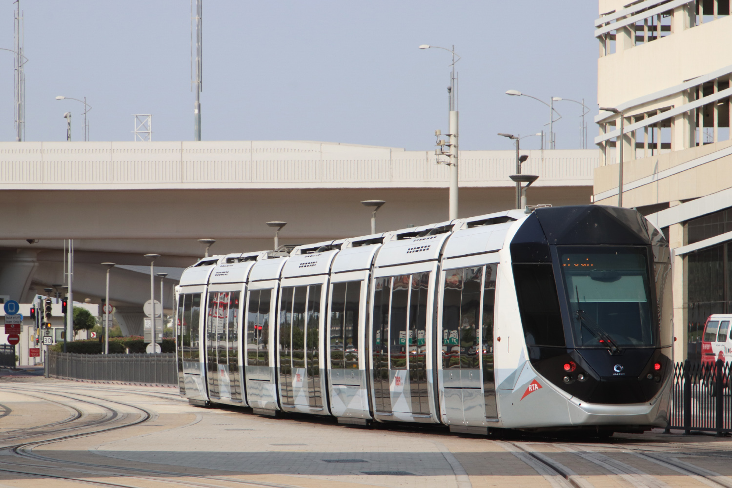 Дубай, Alstom Citadis 402 № 001