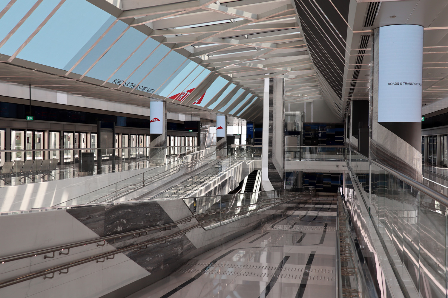 Дубай — Метрополитен — Route 2020; Дубай — Метрополитен — Станции