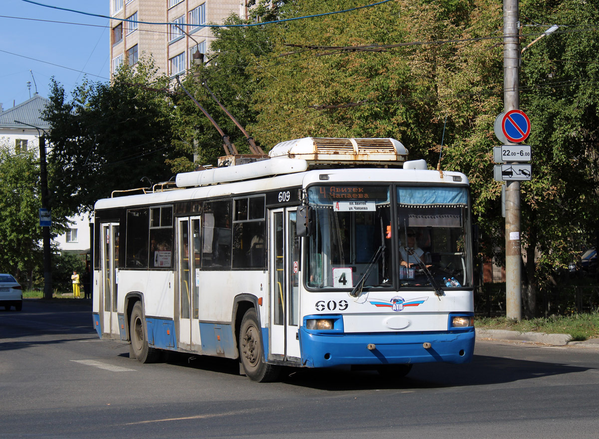 Киров, БТЗ-52768А № 609