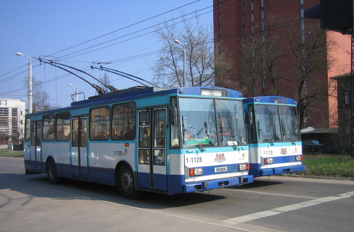 Рига, Škoda 14Tr02 № 1-1128