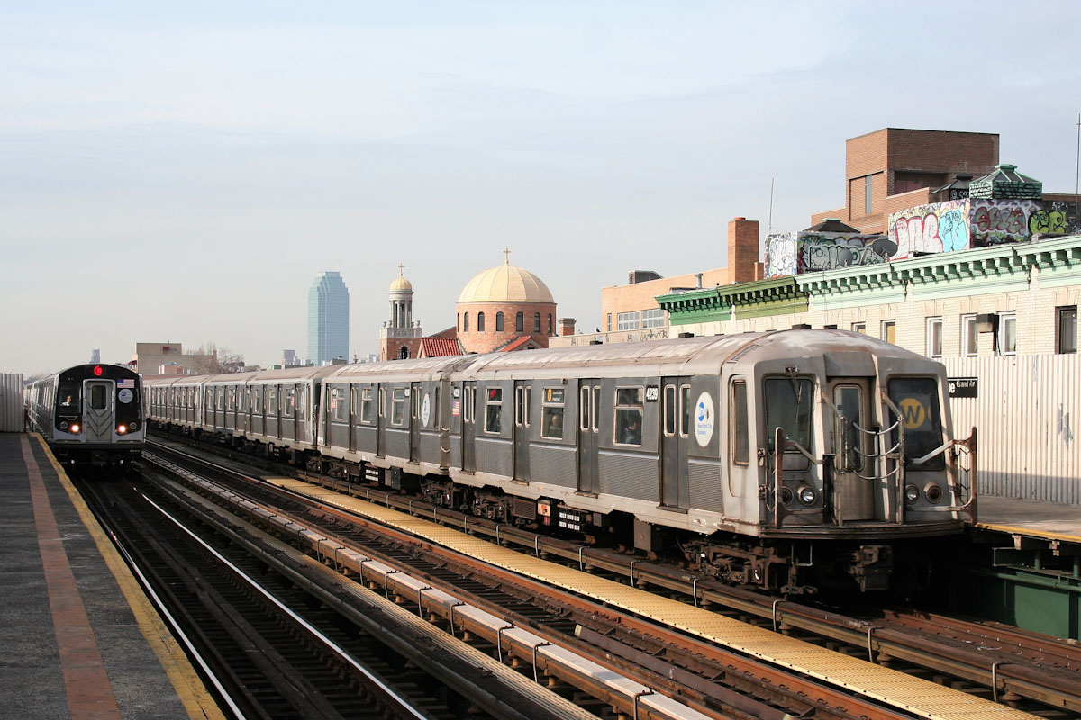 Нью-Йорк, St. Louis R40 № 4239