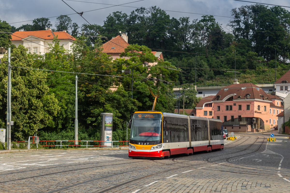 Прага, Škoda 15T4 ForCity Alfa Praha № 9327