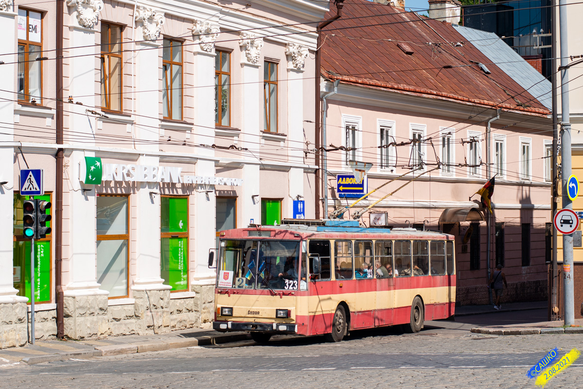 Черновцы, Škoda 14Tr89/6 № 323