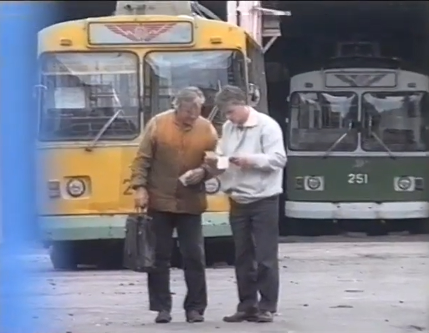 Pietrozawodsk, ZiU-682V [V00] Nr 225; Pietrozawodsk — Electric transport workers