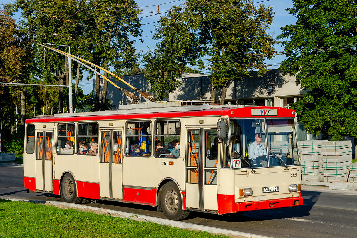 Вильнюс, Škoda 14Tr10/6 № 2121