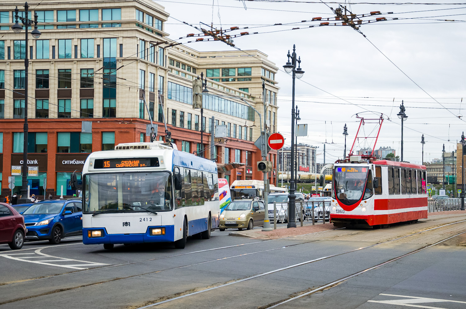Санкт-Петербург, БКМ 321 № 2412; Санкт-Петербург, 71-134А (ЛМ-99АВН) № 1360