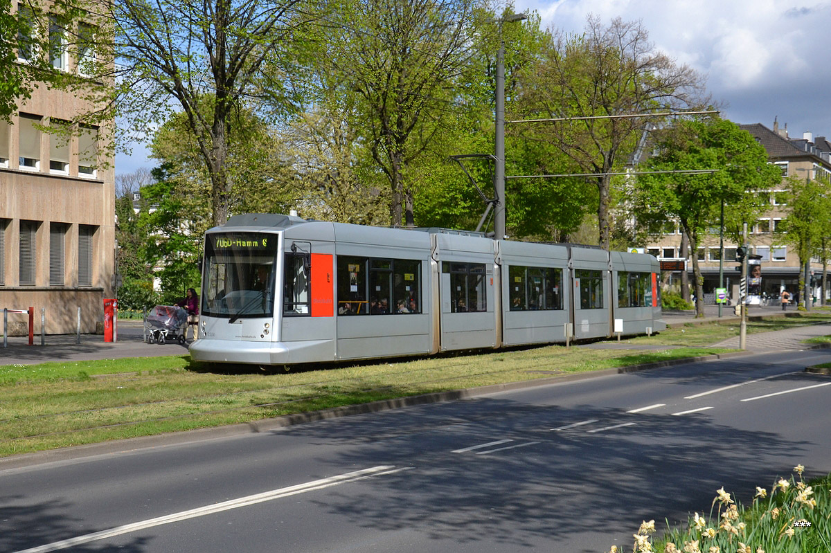 Дюссельдорф, Siemens Combino NF8 № 2204