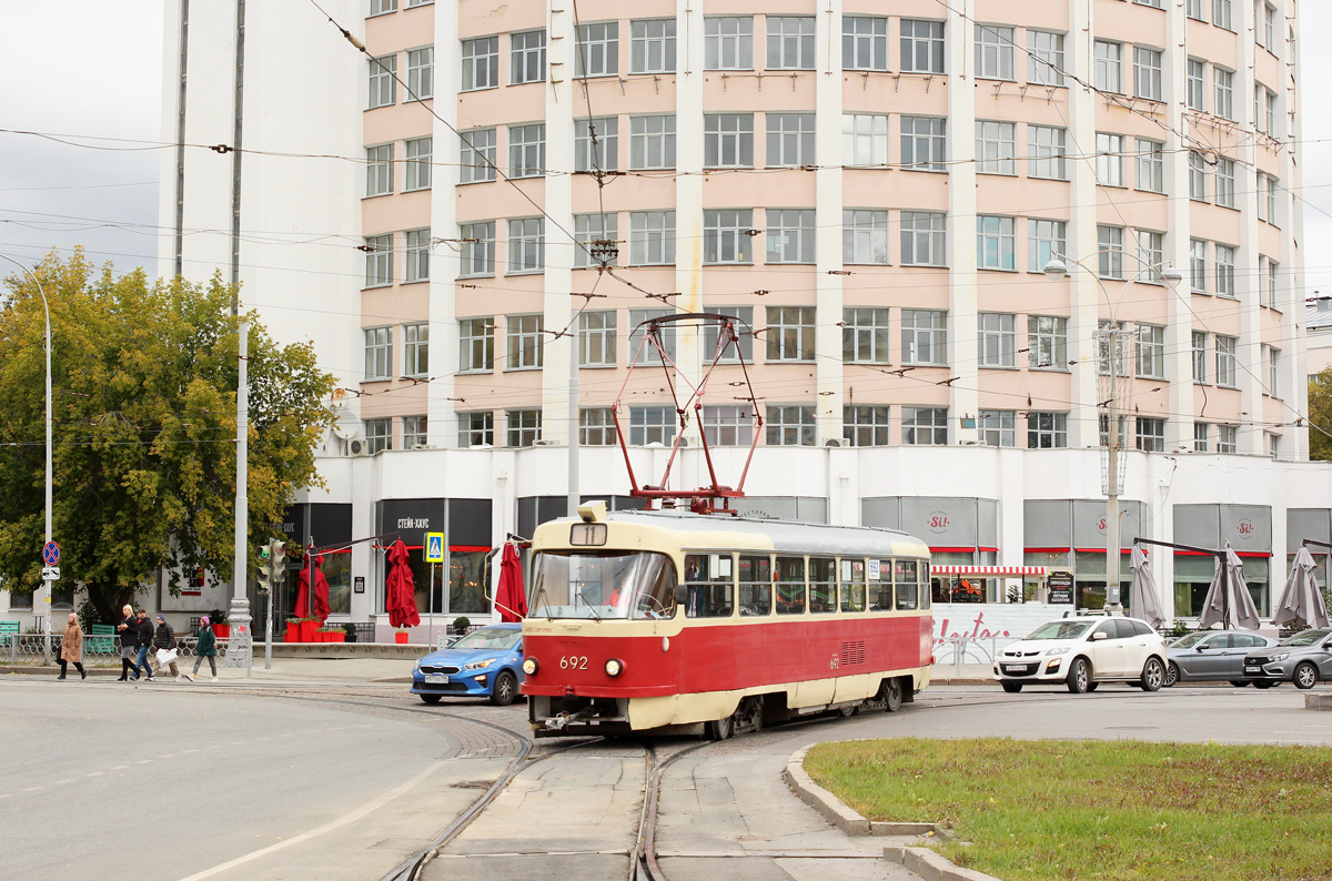 叶卡捷琳堡, Tatra T3SU # 692
