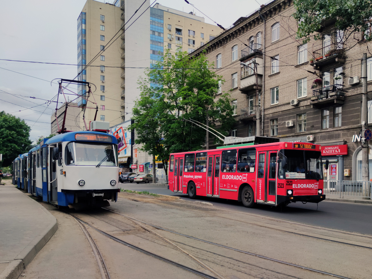 Днепр, Tatra T3DC1 № 1395; Днепр, ЮМЗ Т2 № 2523