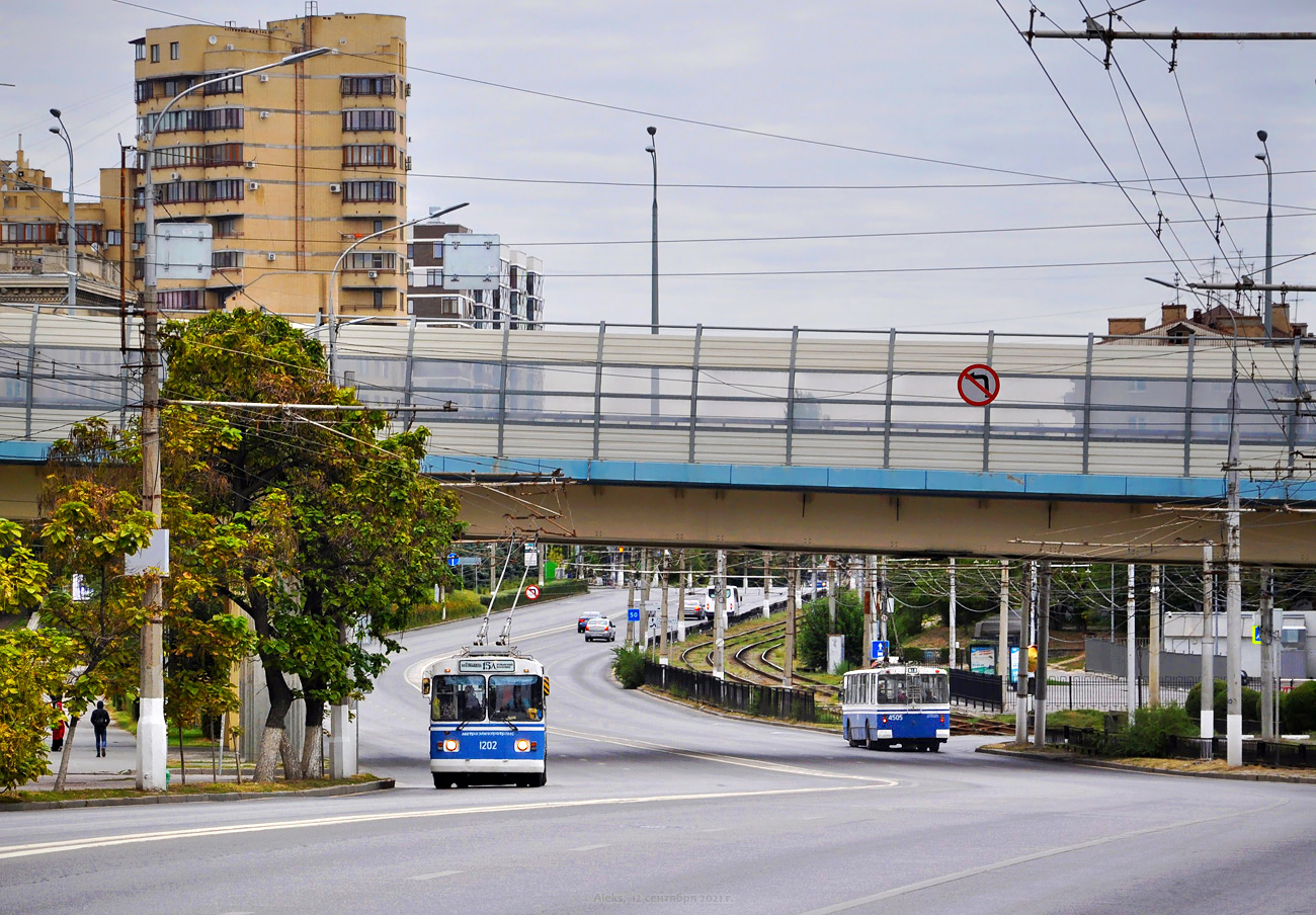 Volgograd, ZiU-682G-016 (012) č. 1202; Volgograd, ZiU-682V [V00] č. 4505