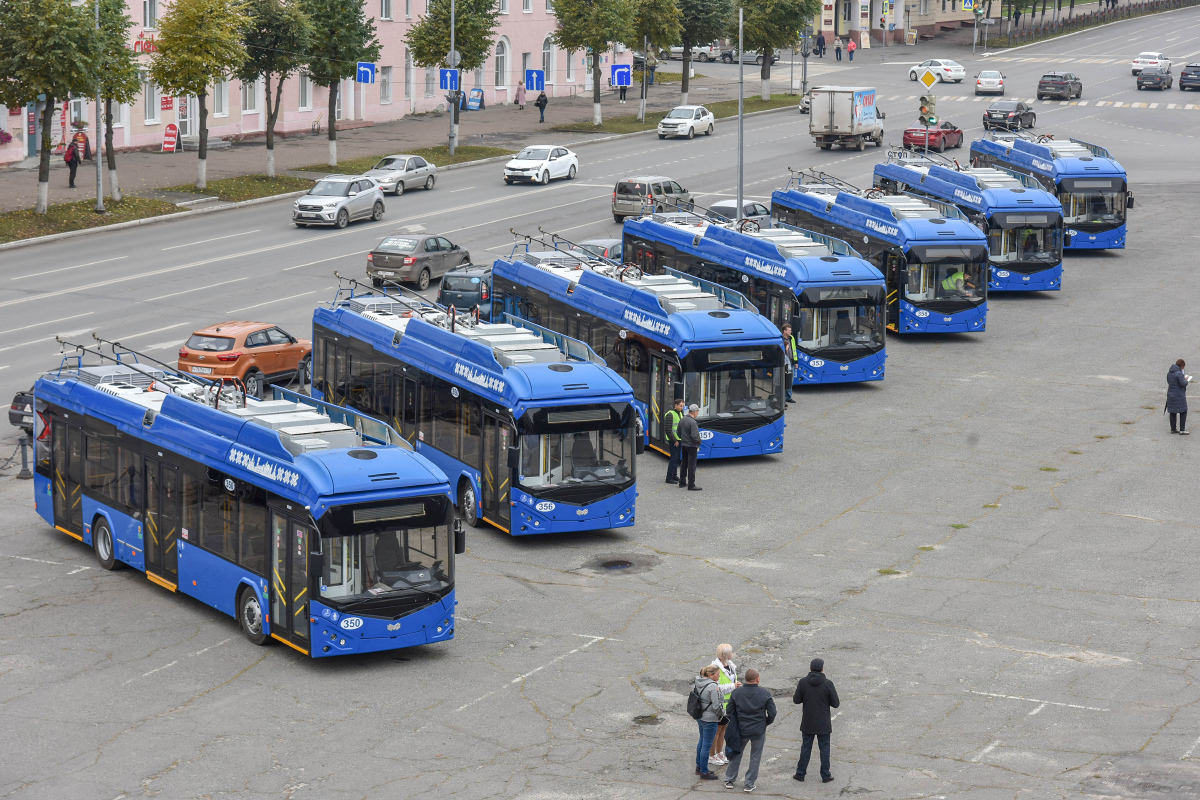 Yoshkar-Ola, BKM 321 № 350; Yoshkar-Ola — The official presentation of the new BKM-321 trolleybuses to the Head of the Republic of Mari El and the transfer of the keys to them
