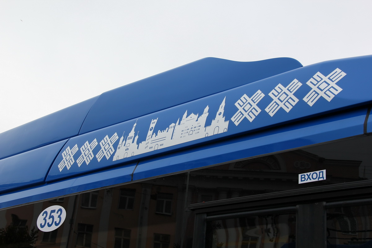 Йошкар-Ола — Официальная презентация новых троллейбусов БКМ-321 Главе Республики Марий Эл и передача ключей от них