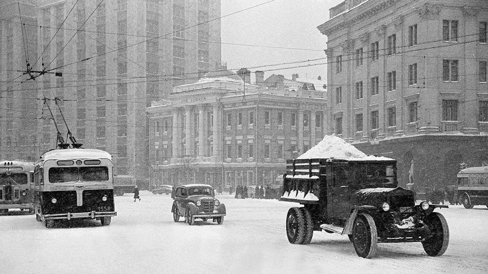 Москва, МТБ-82Д № 1558