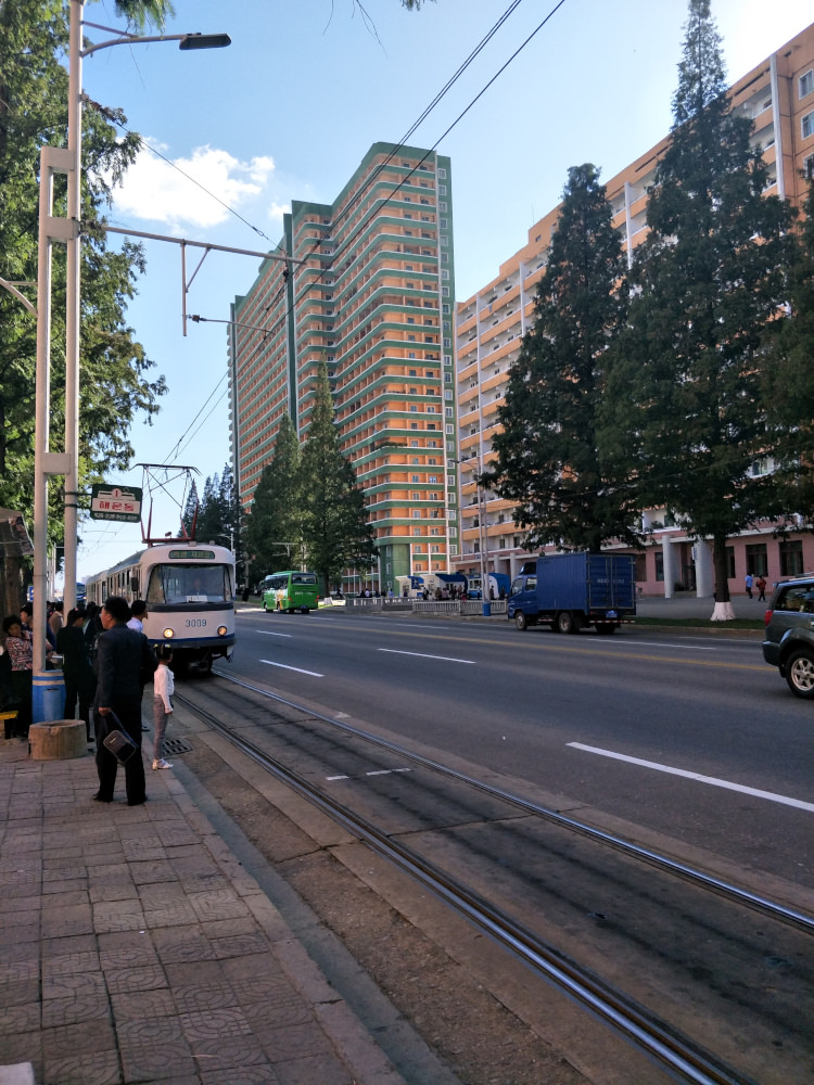 Пхеньян, Tatra T4D № 3009; Пхеньян — Остановки и таблички