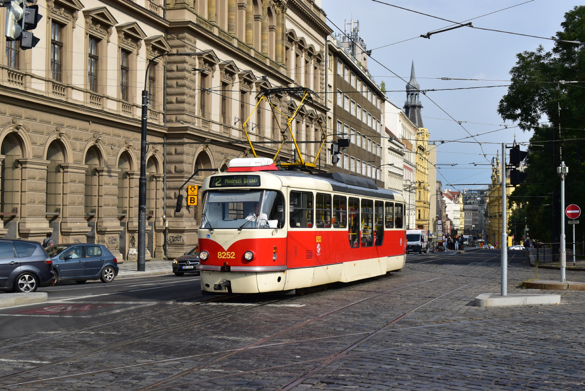 Прага, Tatra T3R.PLF № 8252