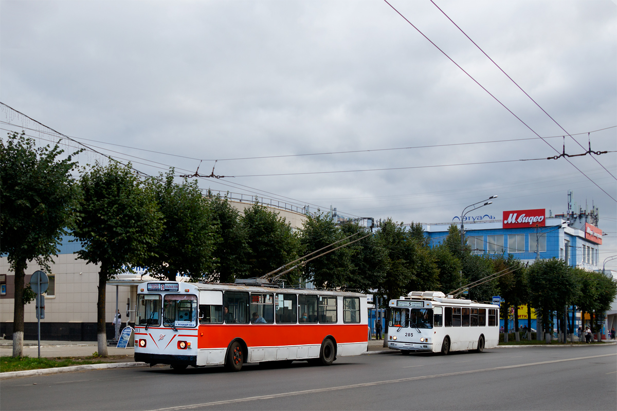 Йошкар-Ола, ЗиУ-682В-013 [В0В] № 203; Йошкар-Ола, БТЗ-5276-04 № 285