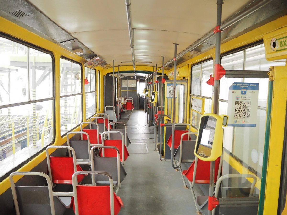 Львов, Tatra KT4SU № 1128