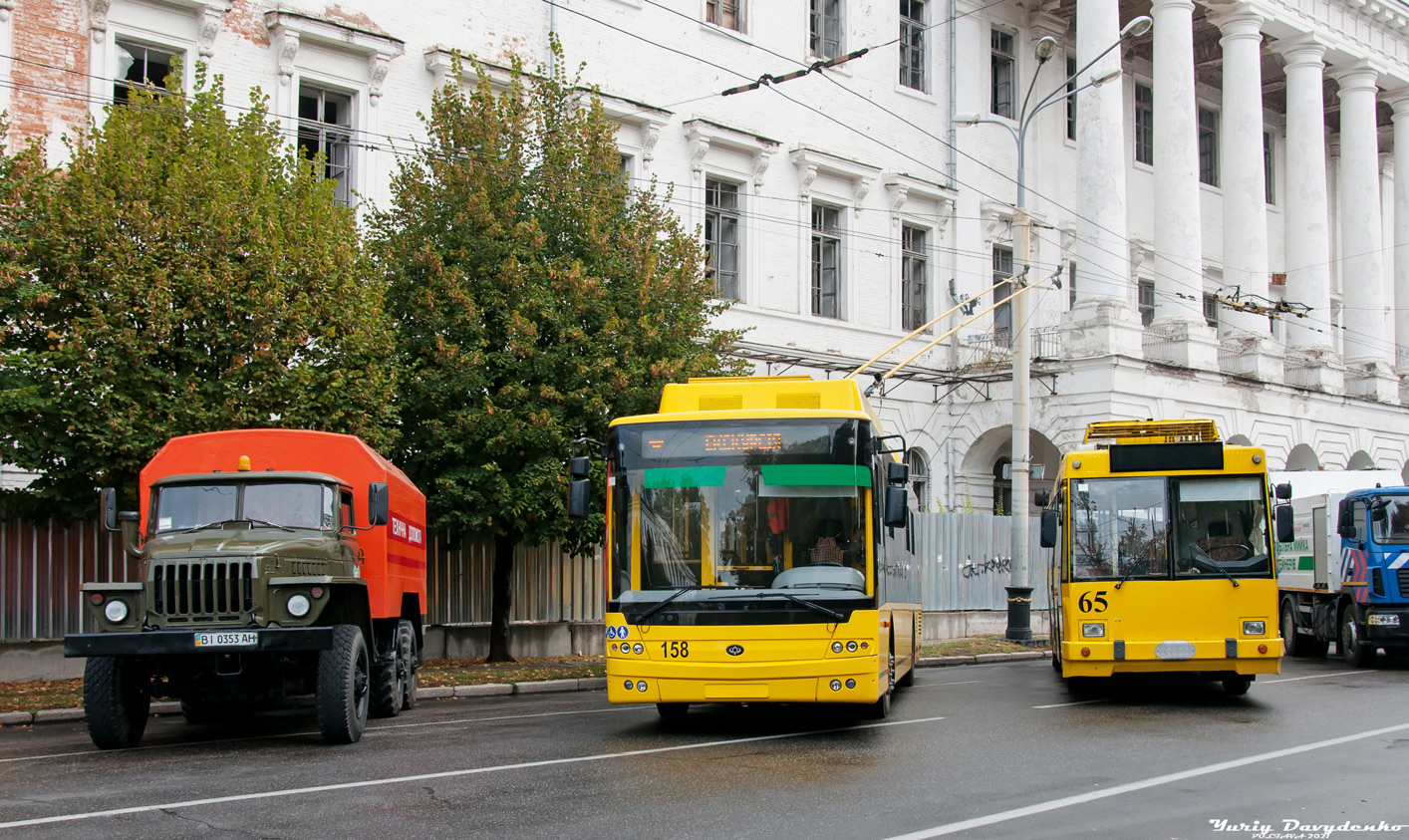 Полтава, Bogdan T70117 № 158; Полтава, YMZ T1R (Т2P) № 65