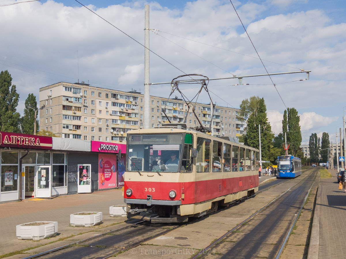 Киев, Tatra T6B5SU № 303