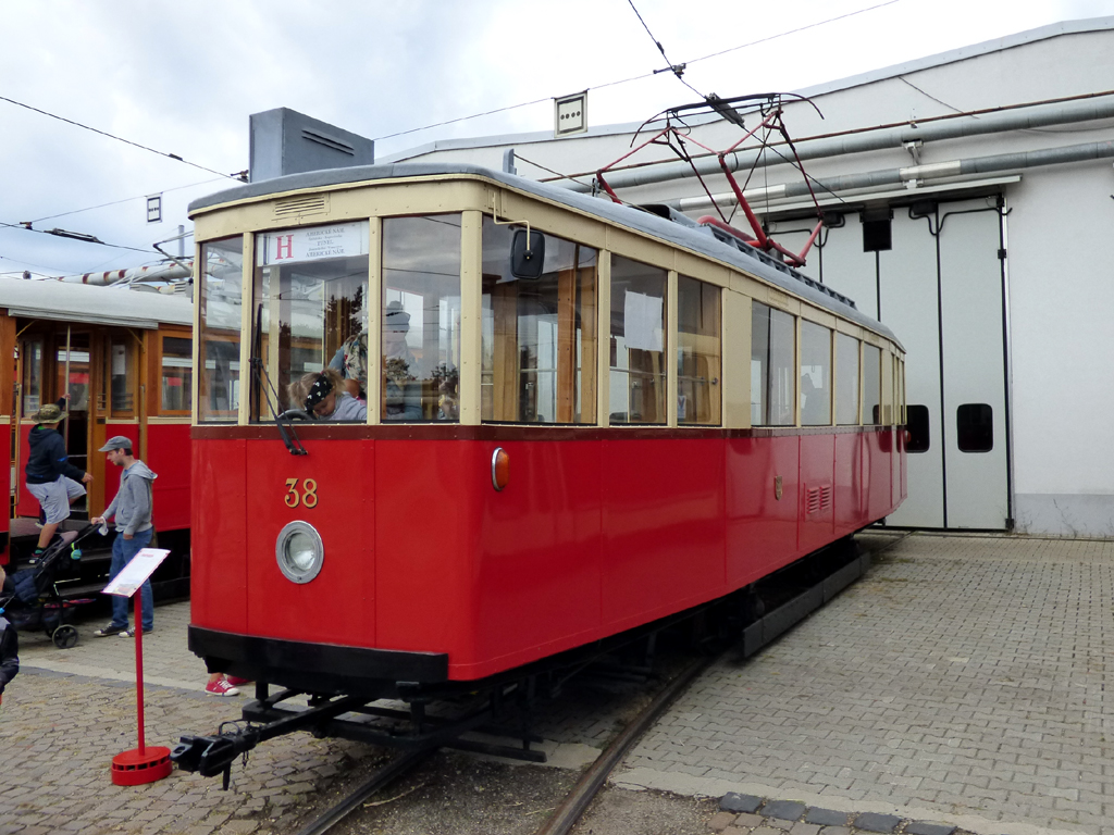 Братислава, Двухосный моторный DPMB № 38; Братислава — День открытых дверей 2021