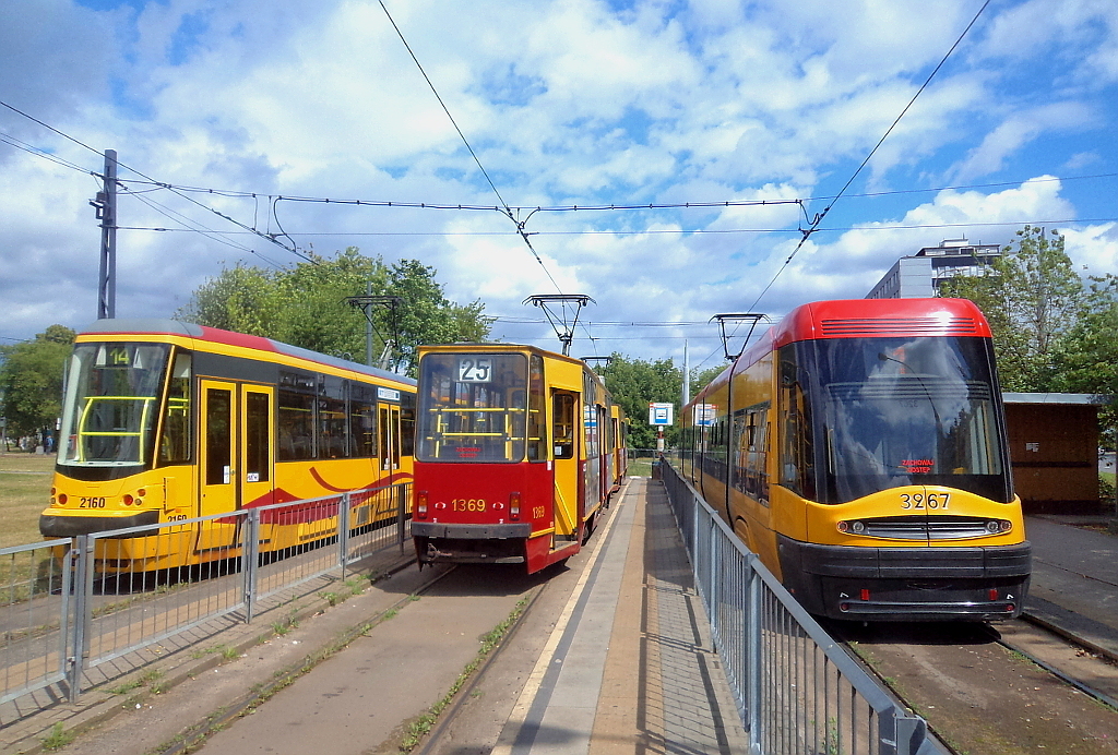 Варшава, FPS 123N № 2160; Варшава, Konstal 105Na № 1369; Варшава, PESA Swing 120Na № 3267