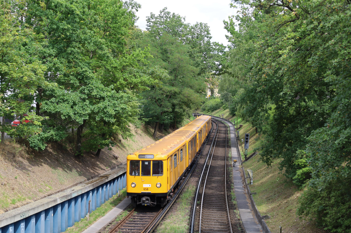 Берлин, BVG A3L71 № 658
