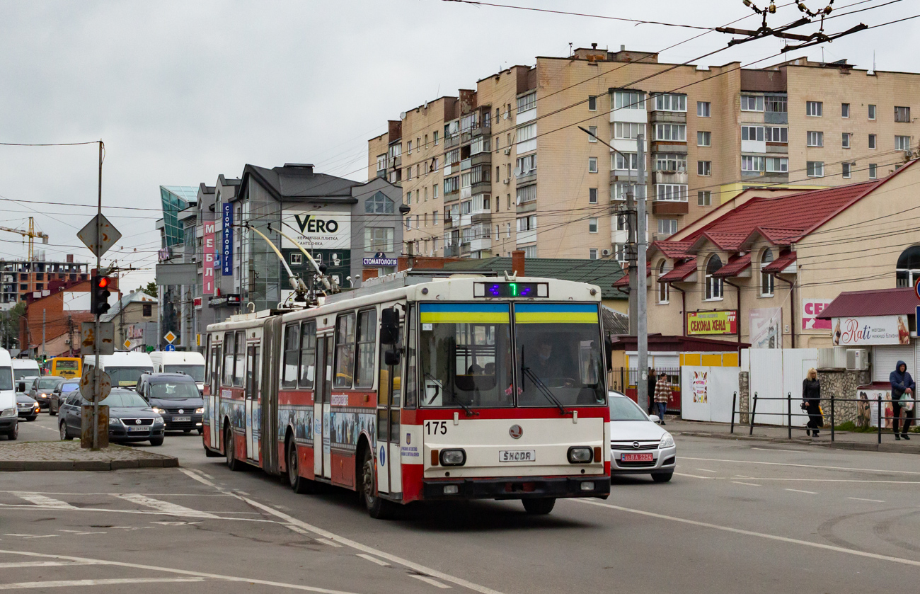 Ternopil, Škoda 15Tr02/6 # 175