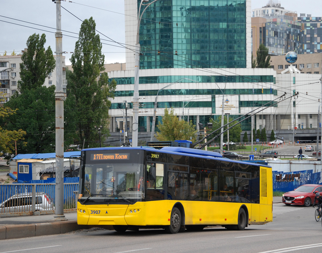 Kijevas, LAZ E183D1 nr. 3907 Kijevas, LAZ E183D1 nr. 3907