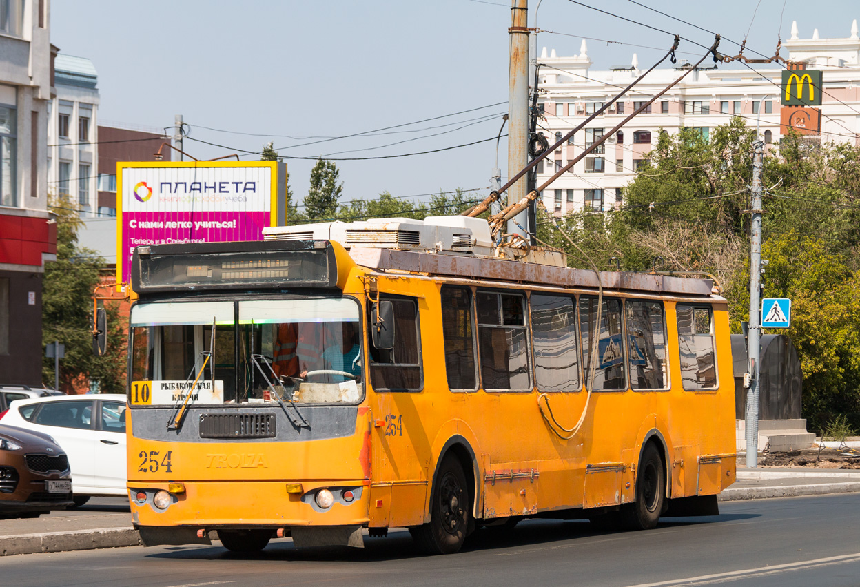 Orenburg, ZiU-682G-016.02 č. 254