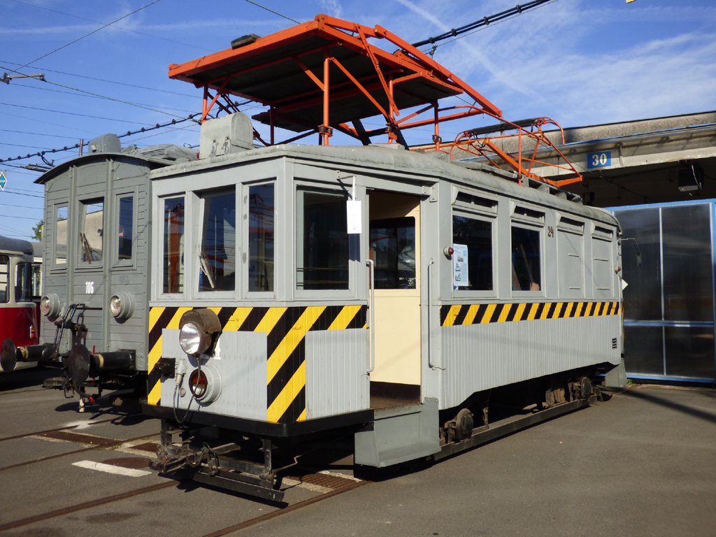 Острава, Двухосный моторный Kopřívnice № 24; Острава — День остравских транспортников 2021