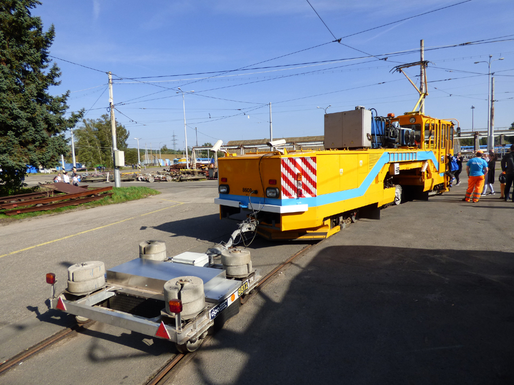 Острава, Двухосный прицепной вагон № 8812; Острава, DPO RSP-3 № 8608; Острава — День остравских транспортников 2021