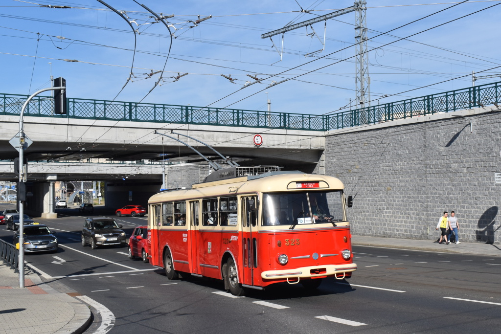 Пльзень, Škoda 9TrHT26 № 323; Пльзень — Trolejbusové oslavy 80 let provozu a 85 let výroby / Празднование 80 лет эксплуатации троллейбусов и 85 лет производства