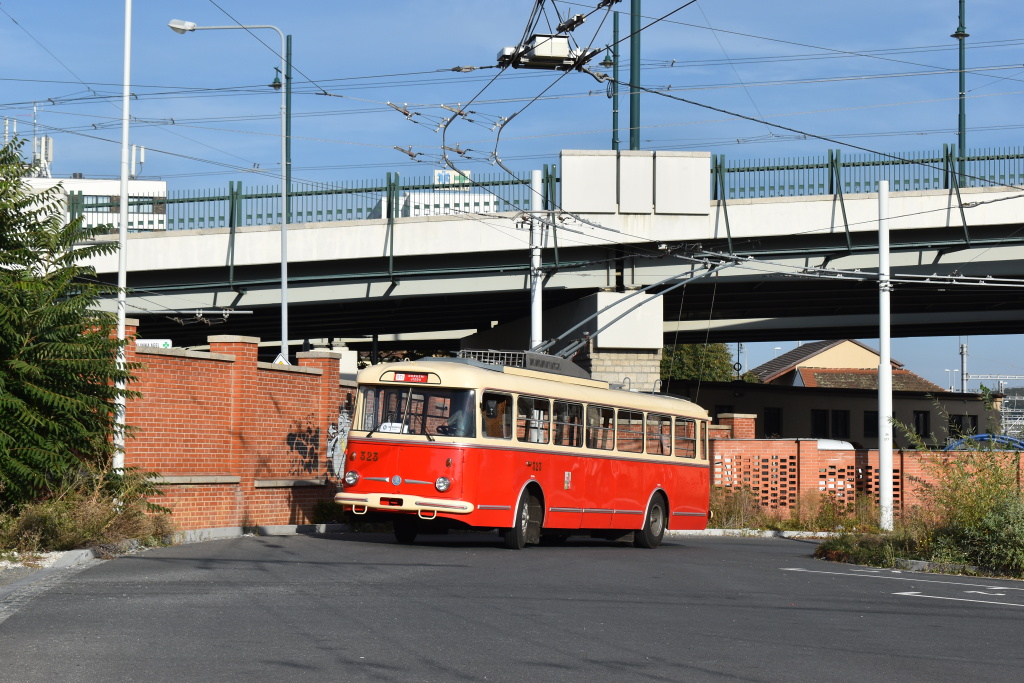 Пльзень, Škoda 9TrHT26 № 323; Пльзень — Trolejbusové oslavy 80 let provozu a 85 let výroby / Празднование 80 лет эксплуатации троллейбусов и 85 лет производства