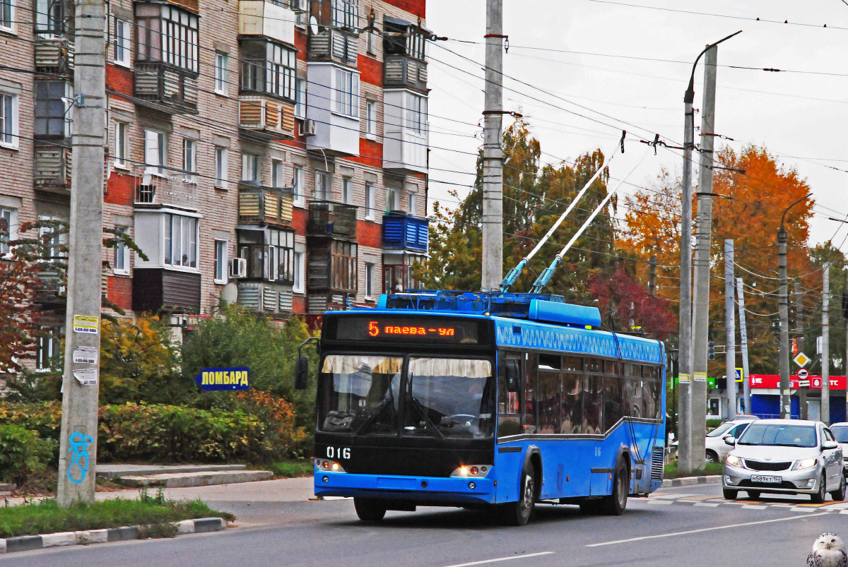 Дзержинск, СВАРЗ-МАЗ-6235.00 № 016